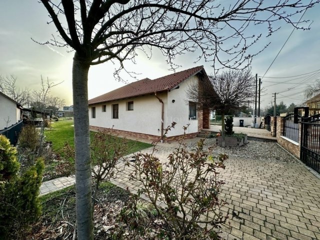 Eladó családi ház, Őrbottyánban 189 M Ft, 5 szobás