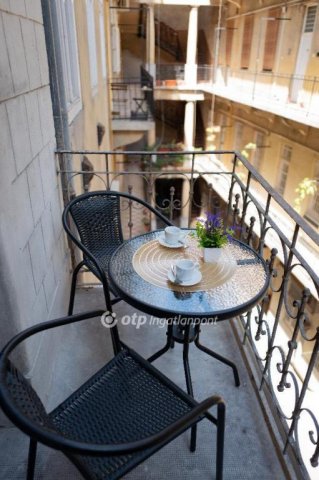 Eladó téglalakás, Budapesten, VI. kerületben 79.9 M Ft