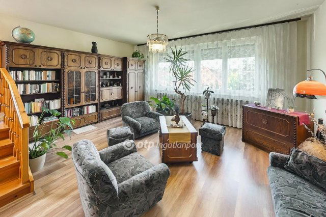 Eladó ikerház, Győrött 89.5 M Ft, 3 szobás