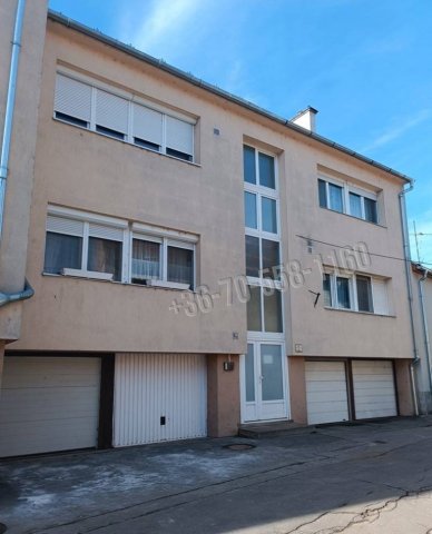 Eladó téglalakás, Vácon, Cházár András utcában 109.9 M Ft