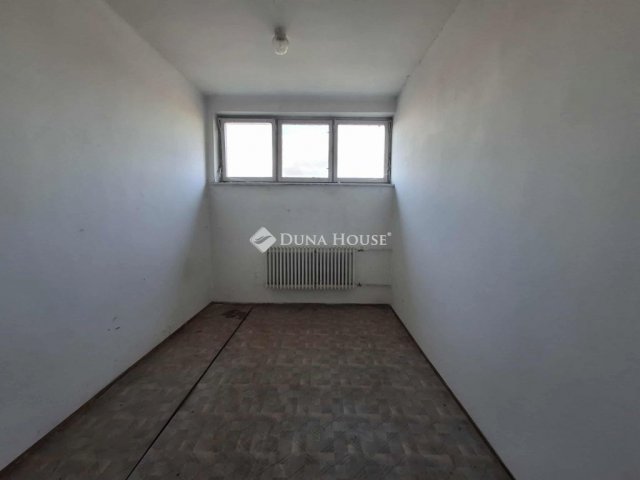 Eladó ipari ingatlan, Biharkeresztesen 110 M Ft