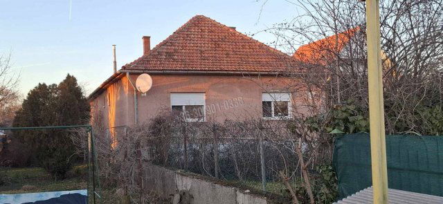 Eladó családi ház, Lőrinciben 36 M Ft, 3 szobás