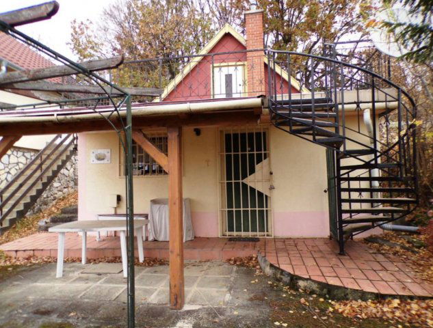 Eladó nyaraló, Balatonfüreden 56.7 M Ft, 2 szobás