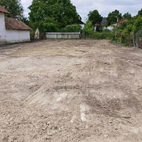 Eladó telek, Csongrádon 9.8 M Ft / költözzbe.hu