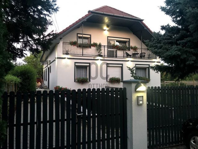 Eladó családi ház, Halásztelken 180 M Ft, 7 szobás