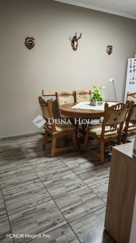 Eladó családi ház, Bősárkányon 28.9 M Ft, 1 szobás