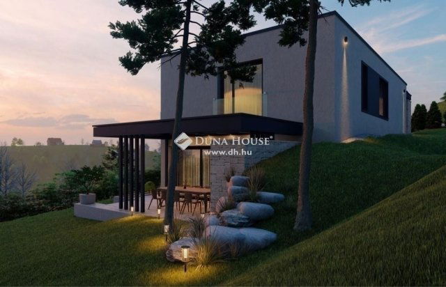 Eladó családi ház, Pécsett 388 M Ft, 4 szobás