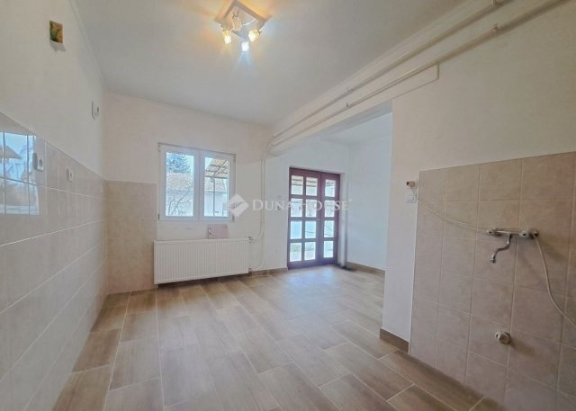 Eladó családi ház, Öcsödön 14 M Ft, 2 szobás