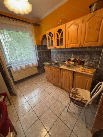 Eladó téglalakás, Oroszlányban 22 M Ft, 1 szobás