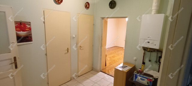 Eladó családi ház, Szegeden 64.5 M Ft, 2 szobás