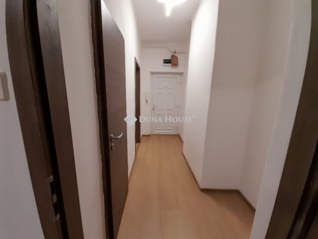 Eladó téglalakás, Békéscsabán 20.9 M Ft, 1 szobás