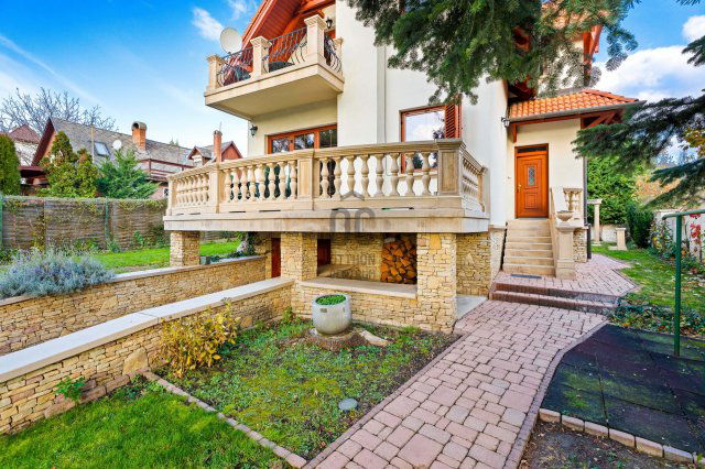 Eladó családi ház, Szentendrén 179 M Ft, 4 szobás