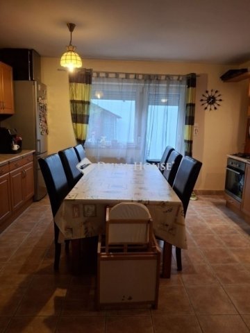 Eladó téglalakás, Budapesten, XX. kerületben 120 M Ft