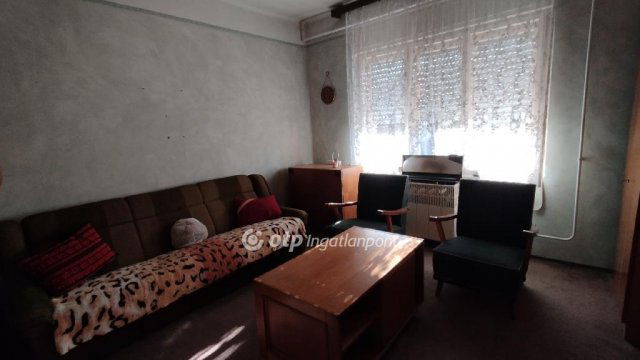 Eladó családi ház, Jászberényben 30 M Ft, 2 szobás