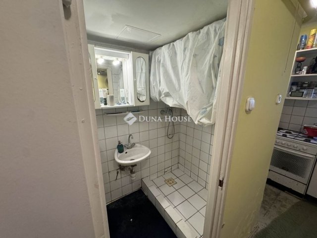 Eladó téglalakás, Budapesten, XI. kerületben 39 M Ft, 1 szobás