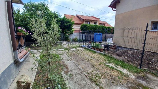 Eladó családi ház, Balatonfüreden 84.9 M Ft, 4 szobás