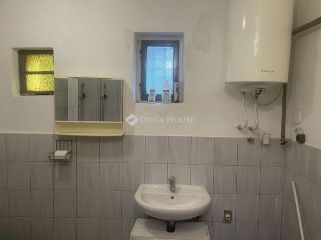 Eladó családi ház, Budapesten, XVII. kerületben 39.9 M Ft