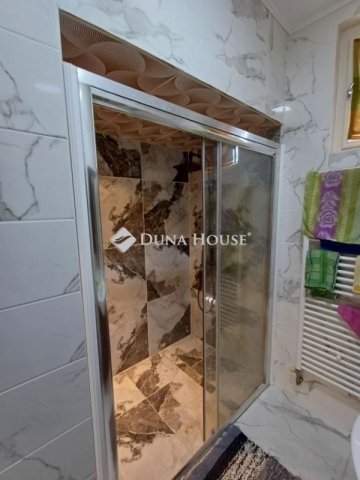 Eladó családi ház, Hatvanban 95 M Ft, 3 szobás