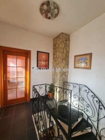 Eladó családi ház, Budapesten, XV. kerületben 254.9 M Ft