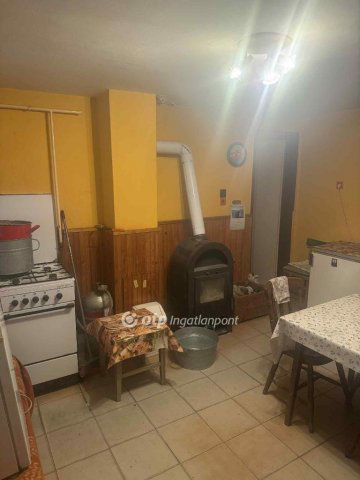 Eladó családi ház, Homokmégyen 12.5 M Ft, 4 szobás