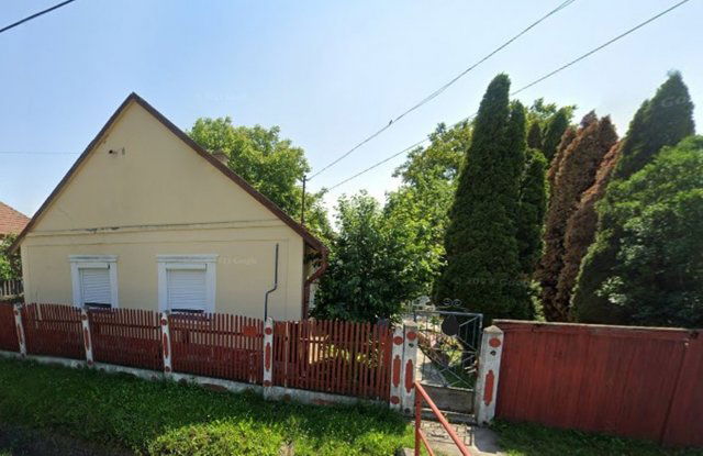 Eladó családi ház, Polgáron 12 M Ft, 2 szobás