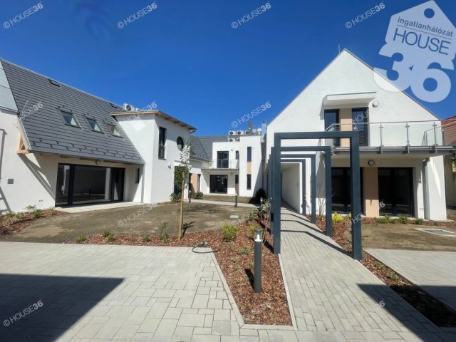 Eladó téglalakás, Kecskeméten 177 M Ft, 4 szobás