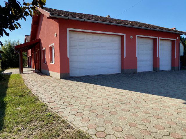Kiadó családi ház, albérlet, Szadán 450 E Ft / hó, 4 szobás
