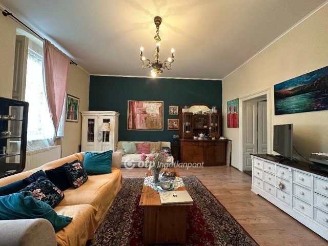 Eladó téglalakás, Szentesen 84 M Ft, 2+2 szobás