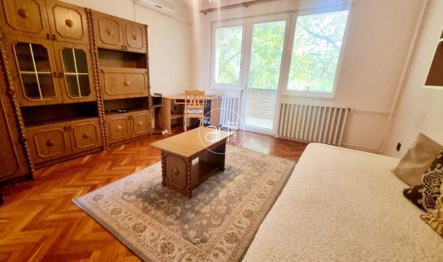 Kiadó téglalakás, albérlet, Szegeden 200 E Ft / hó, 3+1 szobás