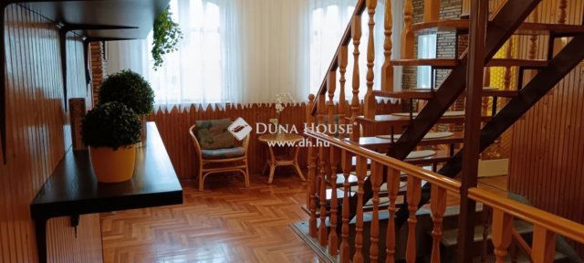 Eladó családi ház, Budaörsön 369 M Ft, 6 szobás