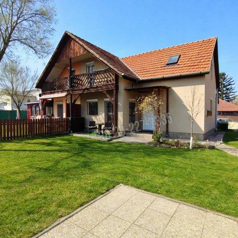 Eladó családi ház, Szigethalmon 79.9 M Ft, 3 szobás