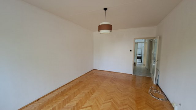 Eladó panellakás, Szegeden, József Attila sugárúton 43.5 M Ft