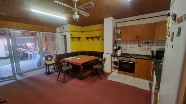 Eladó családi ház, Szegeden 79.9 M Ft, 3 szobás