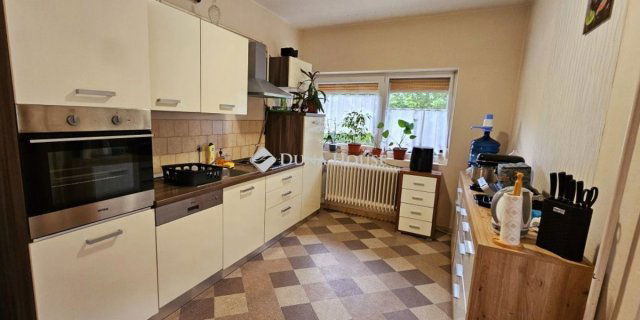 Eladó családi ház, Dunaszekcsőn 27.5 M Ft, 3 szobás