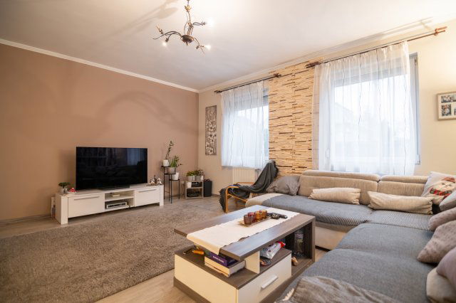 Eladó ikerház, Budapesten, XVIII. kerületben 125 M Ft, 4 szobás