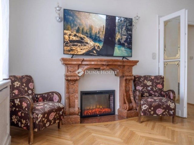 Eladó téglalakás, Budapesten, XIV. kerületben 180 M Ft, 4 szobás