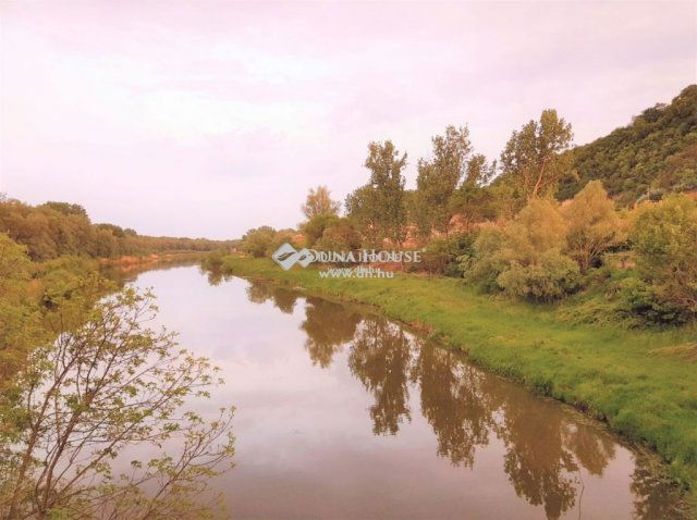 Eladó családi ház, Bátán 9.8 M Ft, 4 szobás