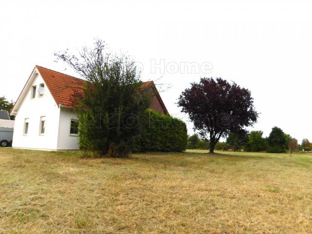 Eladó nyaraló, Mátyásdombon 55 M Ft, 5 szobás