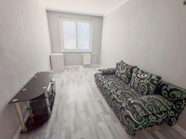 Eladó panellakás, Nyíregyházán 41.9 M Ft, 2 szobás