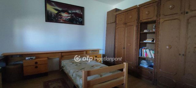 Eladó családi ház, Celldömölkön 35 M Ft, 5 szobás