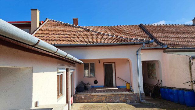 Eladó családi ház, Gyöngyösön, Felsőpatak utcában 35 M Ft