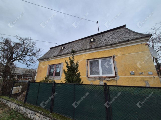 Eladó családi ház, Ászáron 32.5 M Ft, 3 szobás