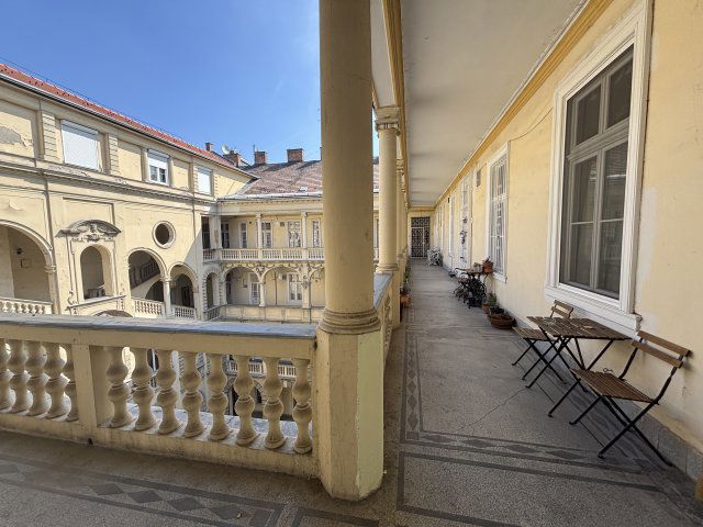 Eladó téglalakás, Budapesten, V. kerületben, Városház utcában