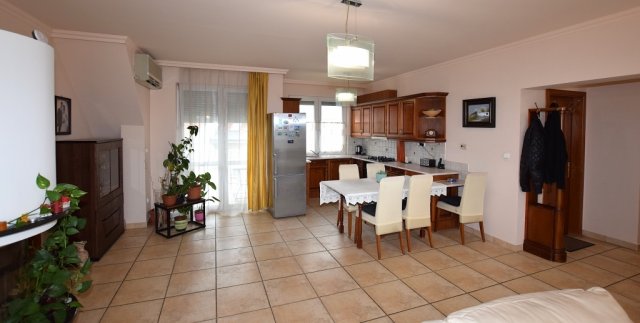 Eladó téglalakás, Debrecenben 86 M Ft, 2+1 szobás