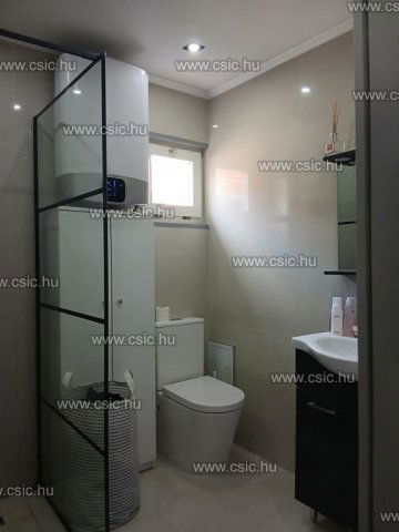 Eladó családi ház, Dunakeszin 159.9 M Ft, 4+1 szobás