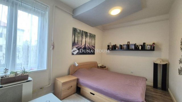 Eladó téglalakás, Dunakeszin 76 M Ft, 2 szobás