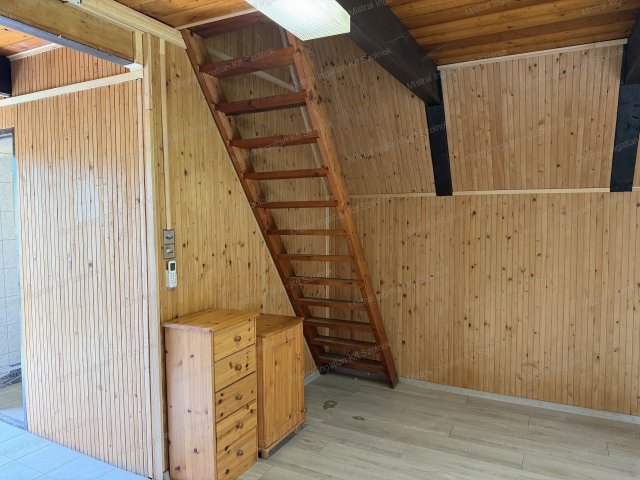 Eladó nyaraló, Szolnokon, Krisztina utcában 29.99 M Ft
