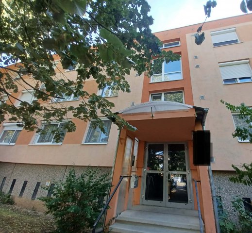 Eladó panellakás, Győrött 52.9 M Ft, 2 szobás