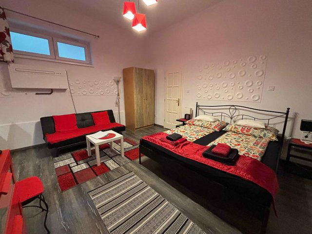 Eladó téglalakás, Budapesten, VI. kerületben, Aradi utcában