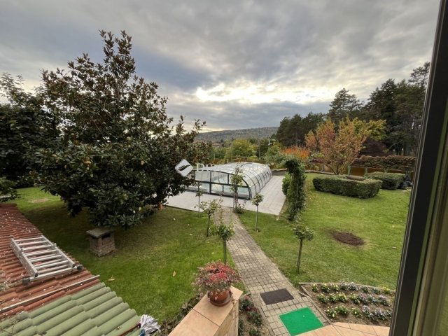 Eladó családi ház, Pécsett 599 M Ft, 17 szobás